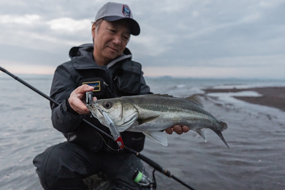 さらにもう1匹を追加して上々の釣果に。しだいに潮位が高くなったところで釣行は終了した。