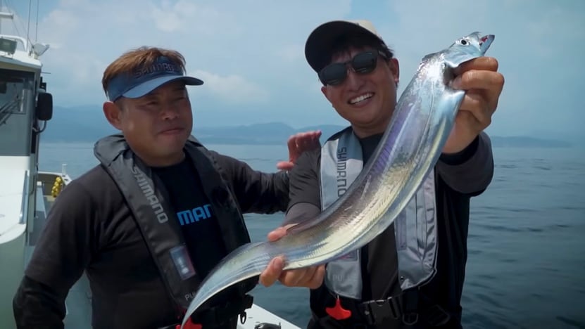 操作性と感度のために短くなっても、魚を掛けると曲がる。「めっちゃいなしてくれる。これは凄い」と感想を述べた。