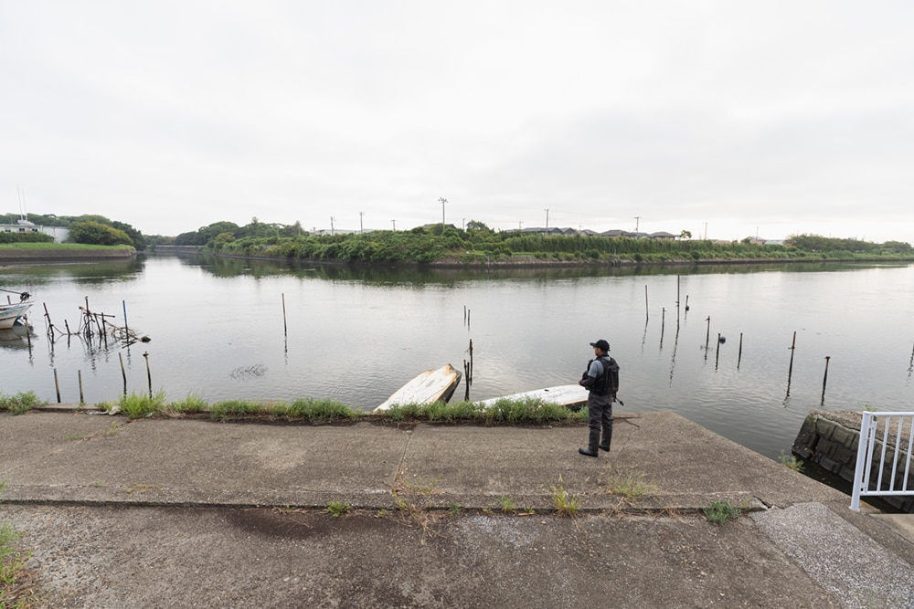 日付が変わって千葉に面するエリアで実釣。ここではトップウォータープラグを中心にクロダイを狙った。