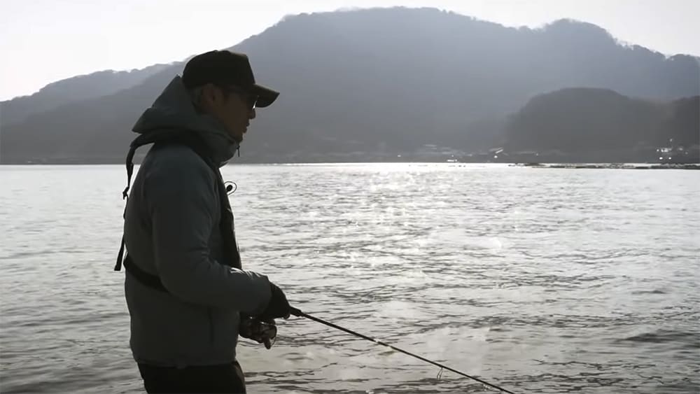 伊根町は、年間通してイカが狙える地域。2月3月が低温水期で、それが終わるとモンゴウイカ、GWあたりからアオリイカ、夏が近づくとケンサキイカも狙える。楽しい場所だ。