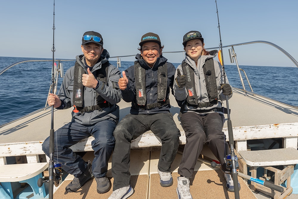 こうして時間となったところで実釣は終了。見事に全員が目標であるヒラマサの釣果を上げることができただけでなく、大物にも出会えて大満足の釣果でした。 こうして時間となったところで実釣は終了。見事に全員が目標であるヒラマサの釣果を上げることができただけでなく、大物にも出会えて大満足の釣果でした。