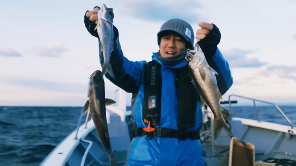 吉田さんにムツがトリプルでヒット。「竿は曲げなくちゃ」 吉田さんにムツがトリプルでヒット。「竿は曲げなくちゃ」