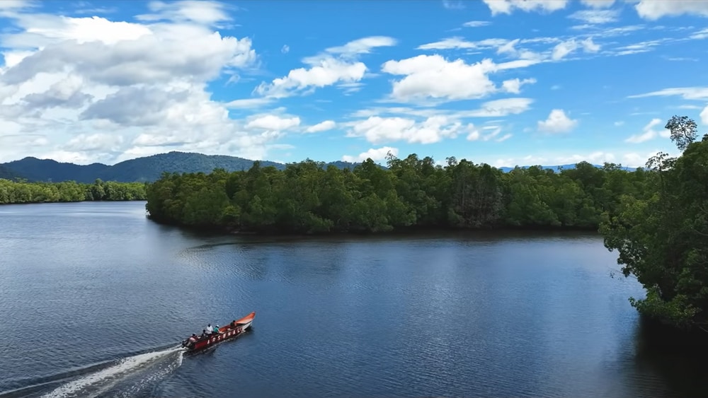 キャプチャーとともに西パプアへ