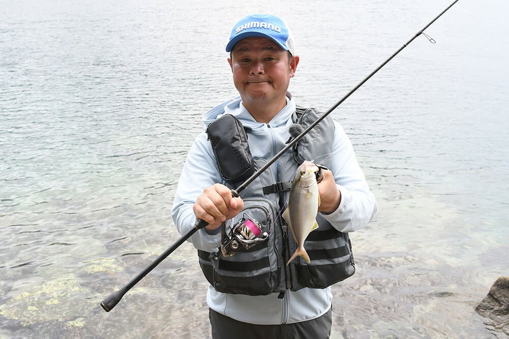 実釣ではカンパチの幼魚やスマガツオもキャッチ。ソアレXRは青物特有の強烈な引きにも安心して対応できる 実釣ではカンパチの幼魚やスマガツオもキャッチ。ソアレXRは青物特有の強烈な引きにも安心して対応できる