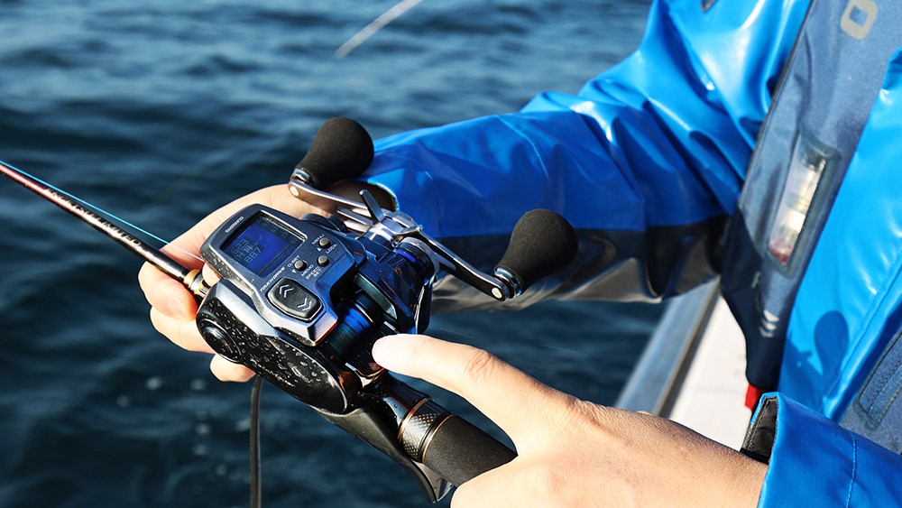 「さそい速」を設定すれば、着底後にクラッチを押すだけで設定速度での巻き上げを開始する。