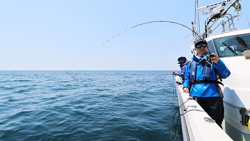 ハイパワーモーター「MUTEKI MOTOR＋」により、巻き上げパワーが増し、青物がヒットしても余裕で対応。