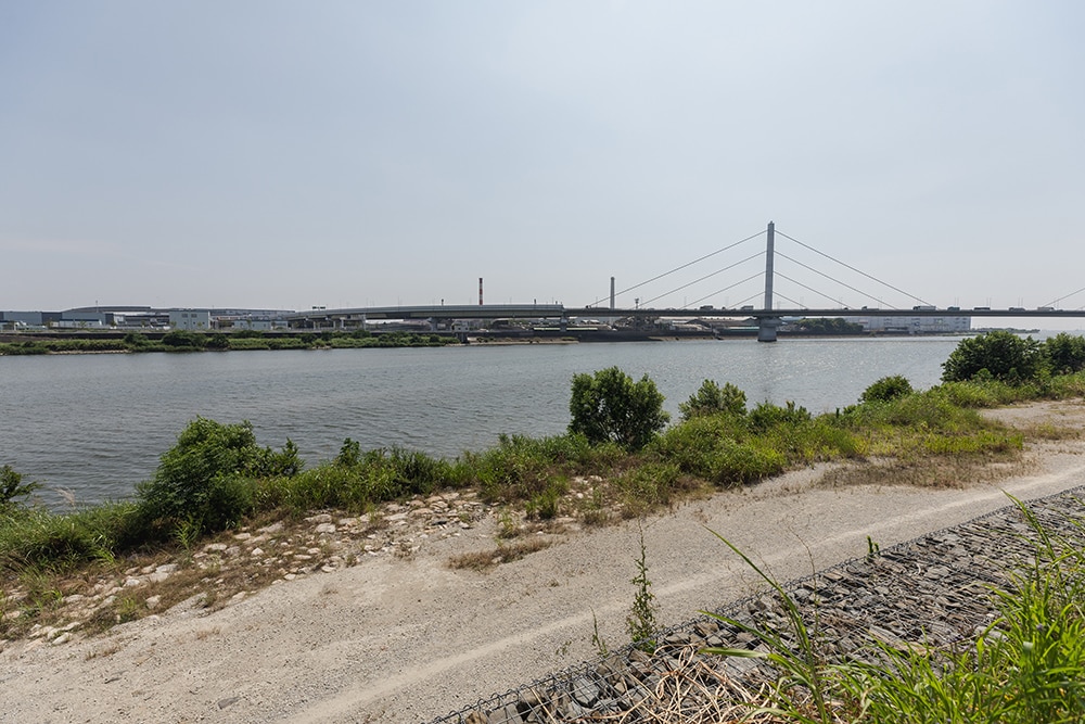 釣り場は真夏の大阪湾。フィッシュイーターが少ないと言われるこの時期にいかにしてクロダイを攻略するのだろうか。 釣り場は真夏の大阪湾。フィッシュイーターが少ないと言われるこの時期にいかにしてクロダイを攻略するのだろうか。