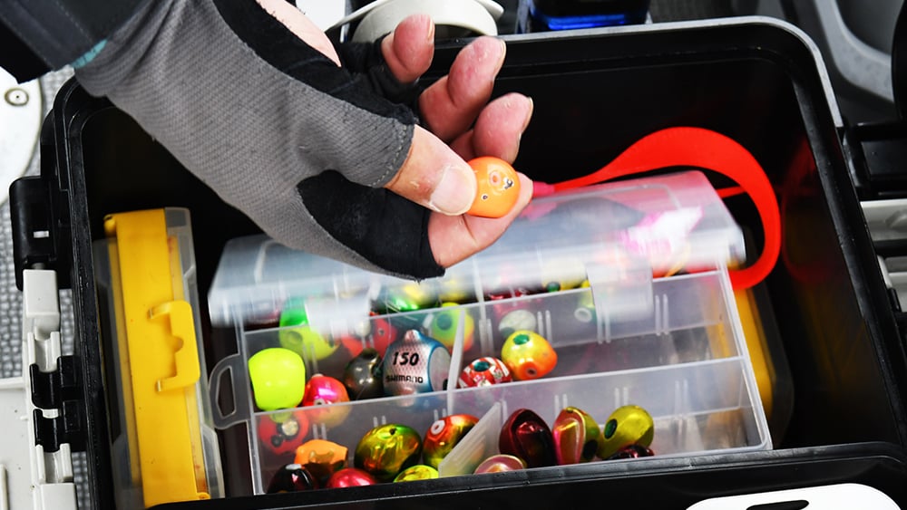 鯛ラバのウェイトの違いでも釣果は変わってくる。バーチカルに探るのか、軽くしてラインを斜めにして探るのか、潮の動きやポイントによってセレクトしたい。