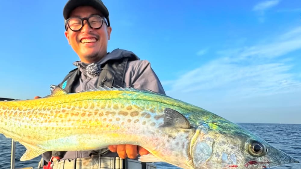 「BOAT EGING FUN」のリーダーである角井良隆さん。大阪湾のインショアボートのキャプテンでありつつ、様々な釣りに精通。