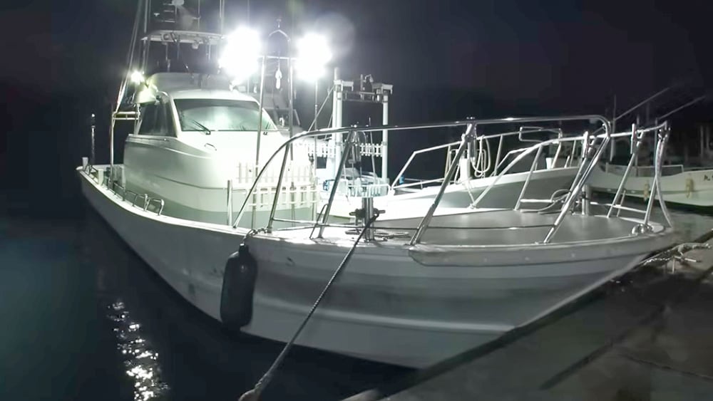 2日目の実釣がスタート。前日に大型のヒットもあり、皆は気合十分だ。