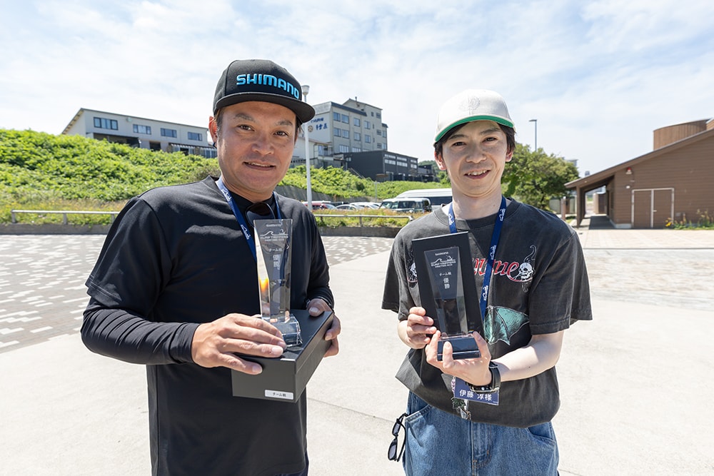 優勝に輝いたチームの勝敗の決め手は、2日目に70cmクラスのシーバスを2匹キャッチして大幅にスコアを伸ばしたこと。
