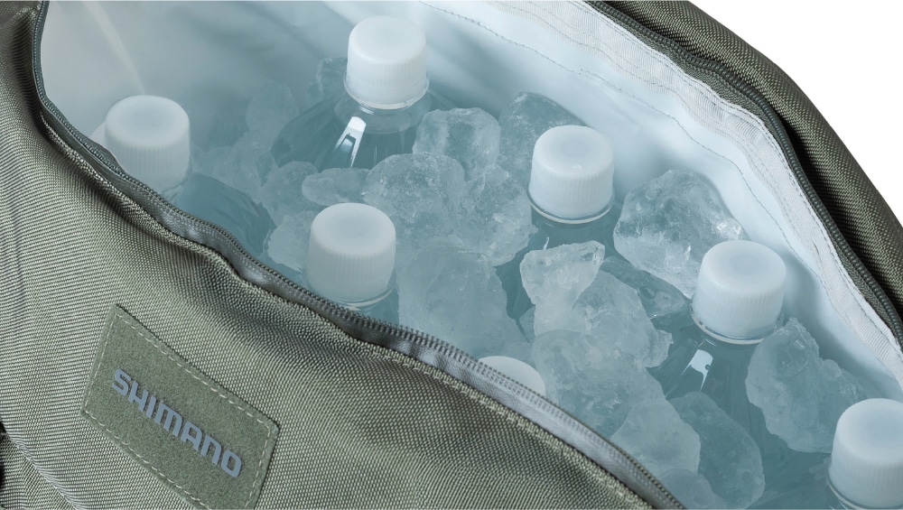 COOLER BAG PROは、軽量なソフトクーラーでありながら、ハードクーラーに匹敵する高い保冷力を発揮。