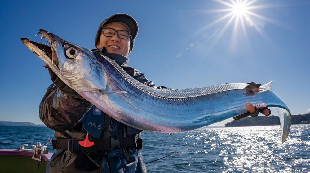 全国各地でタチウオを釣っている富所さんにとって「東京湾は型も釣りも雰囲気も特別な存在」だ。