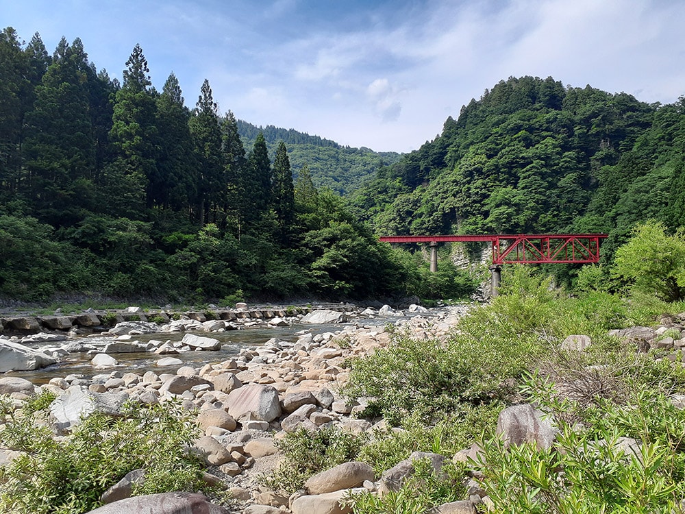 釣りが目的と言うより、この風景を見るついでに竿を出す感じです。昨年は一度も竿を出さなかったので、久々の風景です。 釣りが目的と言うより、この風景を見るついでに竿を出す感じです。昨年は一度も竿を出さなかったので、久々の風景です。