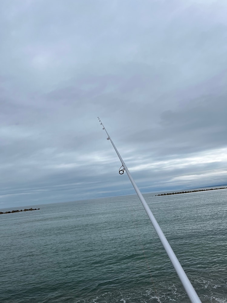 周辺の海岸は、潮流の影響で日々海底の状況が変わり