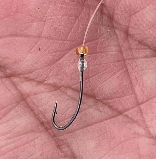 仕掛けは、低活性を想定して、また、海中でキラキラと光ってシロギスにアピールしてくれる「攻めキス投げ仕掛け5号」の ビーズ5本鈎を選択しました。 仕掛けは、低活性を想定して、また、海中でキラキラと光ってシロギスにアピールしてくれる「攻めキス投げ仕掛け5号」の ビーズ5本鈎を選択しました。
