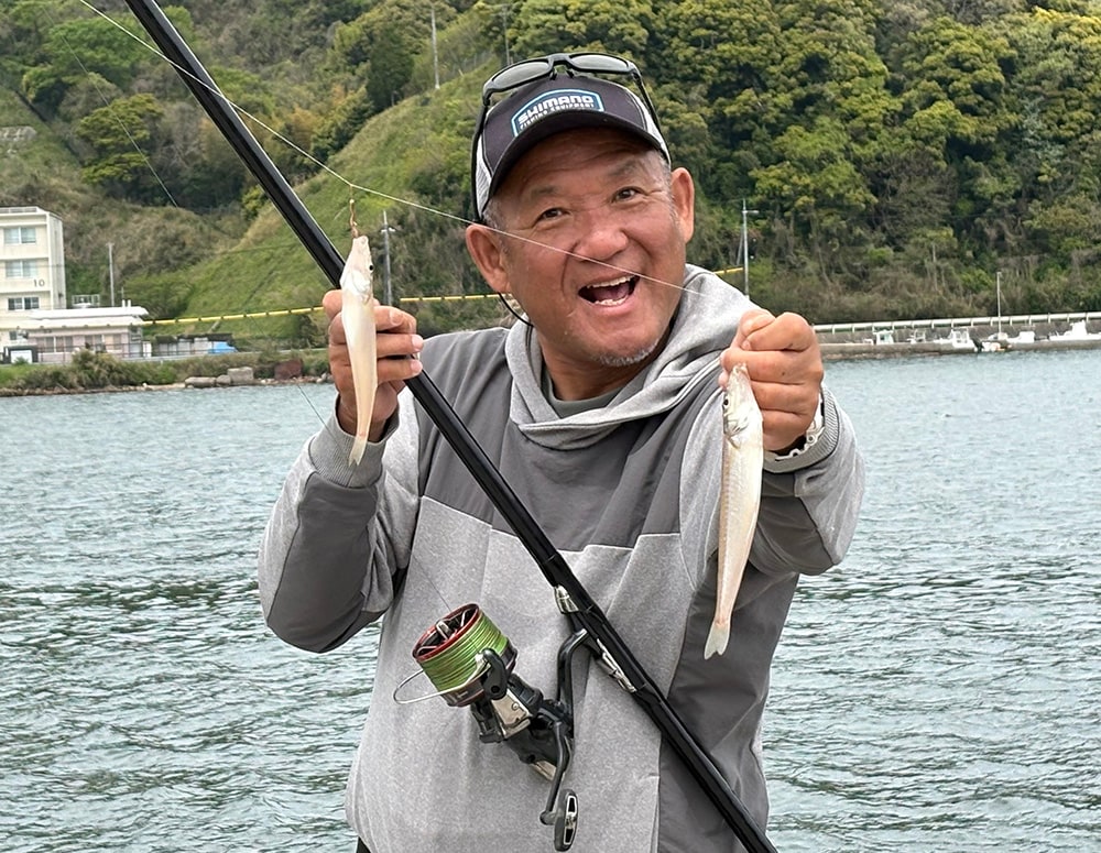 場所替えしての1投目は、20センチを超える良型と16センチの2連。