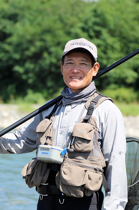 信州のモンスタートラウトに真っ向勝負を挑むのは井上聡さん。これまでも70cmオーバーのブラウントラウトをはじめ、多くのトラウトを犀川水系で仕留めている。