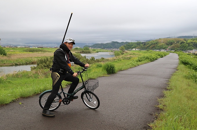 今回の秘密アイテムとして持ち込んだのが折りたたみ自転車。駐車スペースが少ない狩野川でもアクティブに立ち回れる。