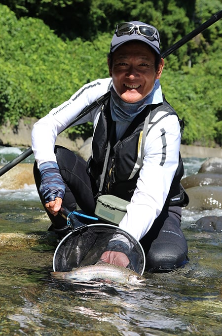 立て続けに本命を釣り上げ、それまでの不安は吹き飛んだ。「魚はいました。あとは型を狙うのみです！」