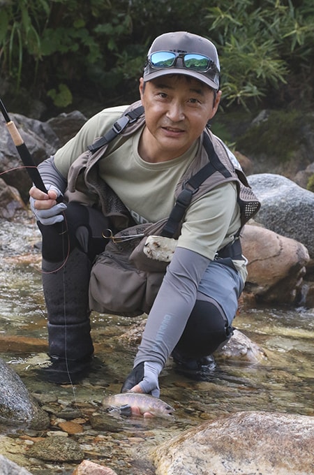 竿出しから間もなく可愛いイワナが喰ってきた。先行者はいないようだ。期待が高まる。