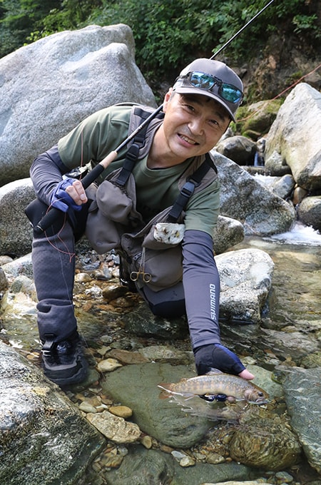 ファーストフィッシュは目測で25cm前後。まずまずの型である。