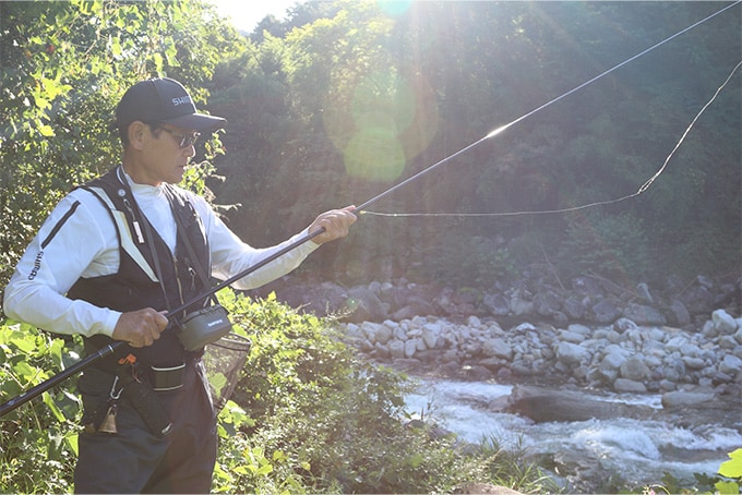 尺上アマゴを仕留めてから半月が経っていた。再びアマゴは喰ってくるだろうか。期待を込めてタックルをセットする。