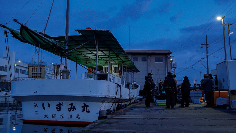 定員22名、屋根付き大型船のいずみ丸。一つテンヤは最大16人でゆったり 定員22名、屋根付き大型船のいずみ丸。一つテンヤは最大16人でゆったり