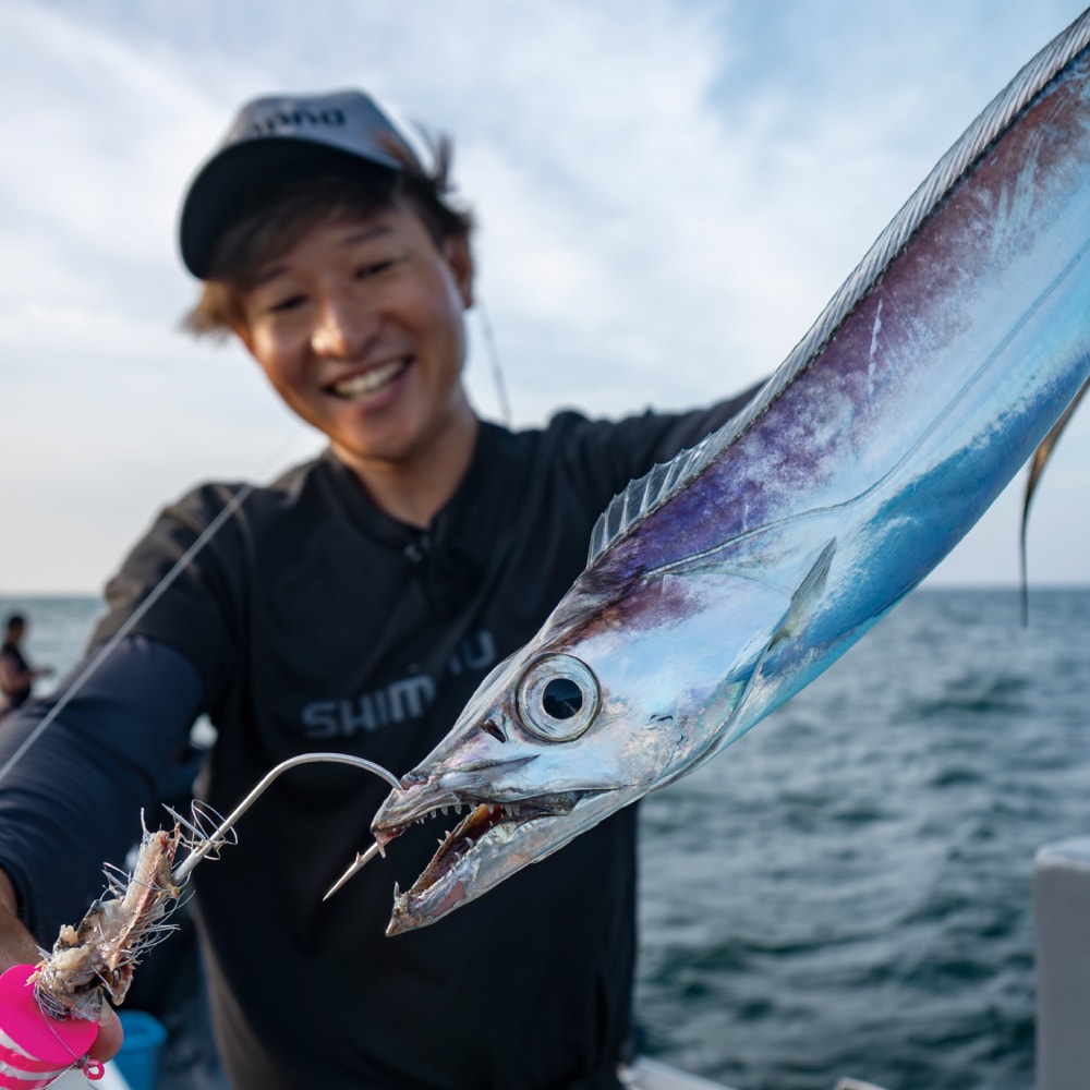 船内で1~2人しかアタらない状況でも釣り上げる樋口輝 船内で1~2人しかアタらない状況でも釣り上げる樋口輝