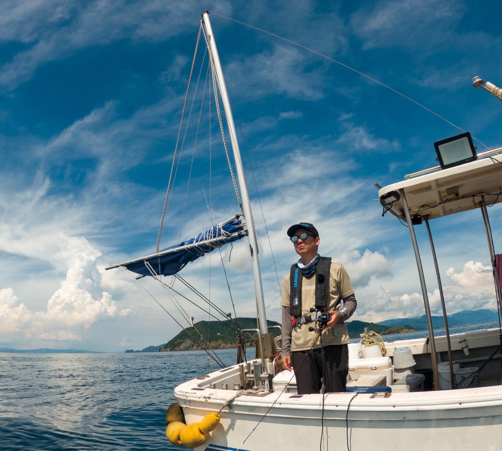 大型青物や根魚の名ポイント・佐多岬沖は海況が悪く狙う日が限られる。出られれば大チャンスだ
