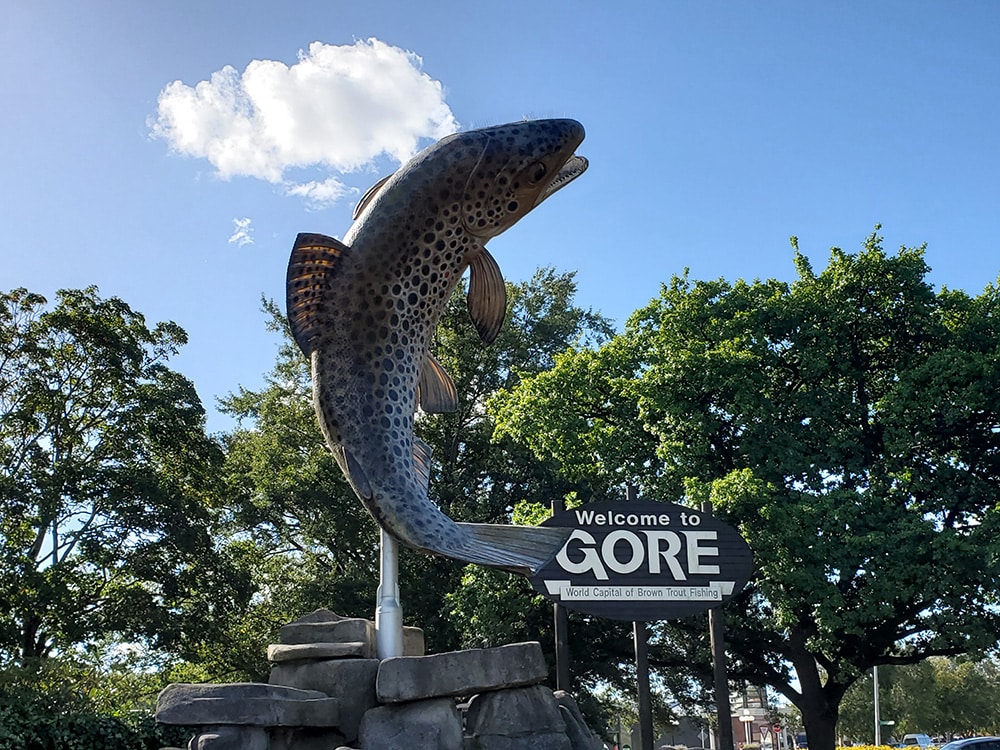 ゴアの街。”World Capital of Brown Trout Fishing”ブラウントラウトの釣りの聖地だ。