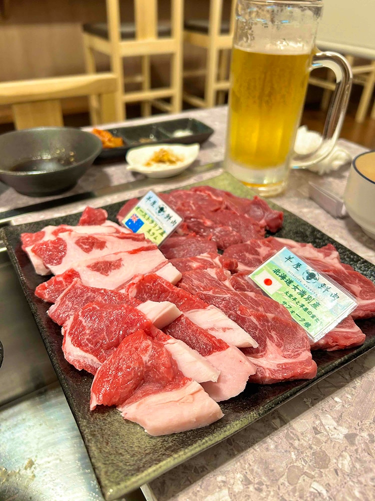 もちろん夜はスーパーカロリータイム！国産サフォーク肉のジンギスカン！