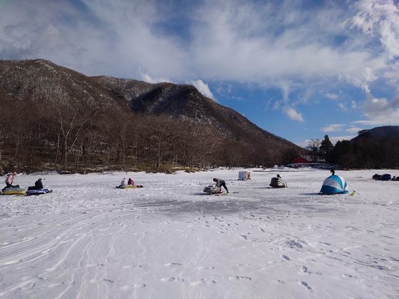 地元の群馬県、赤城大沼も、１月１３日に氷上ワカサギ釣りが解禁になりました。