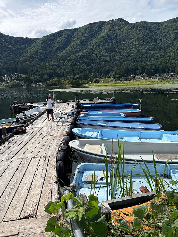 今回の釣行では、釣れるにプラスαで、行ったことの無い湖で釣りたいとの要望があり、足を伸ばして木崎湖までやって来ました。